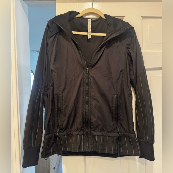 lululemon Reflective Running Jacket for Spring - Picture 2 of 4